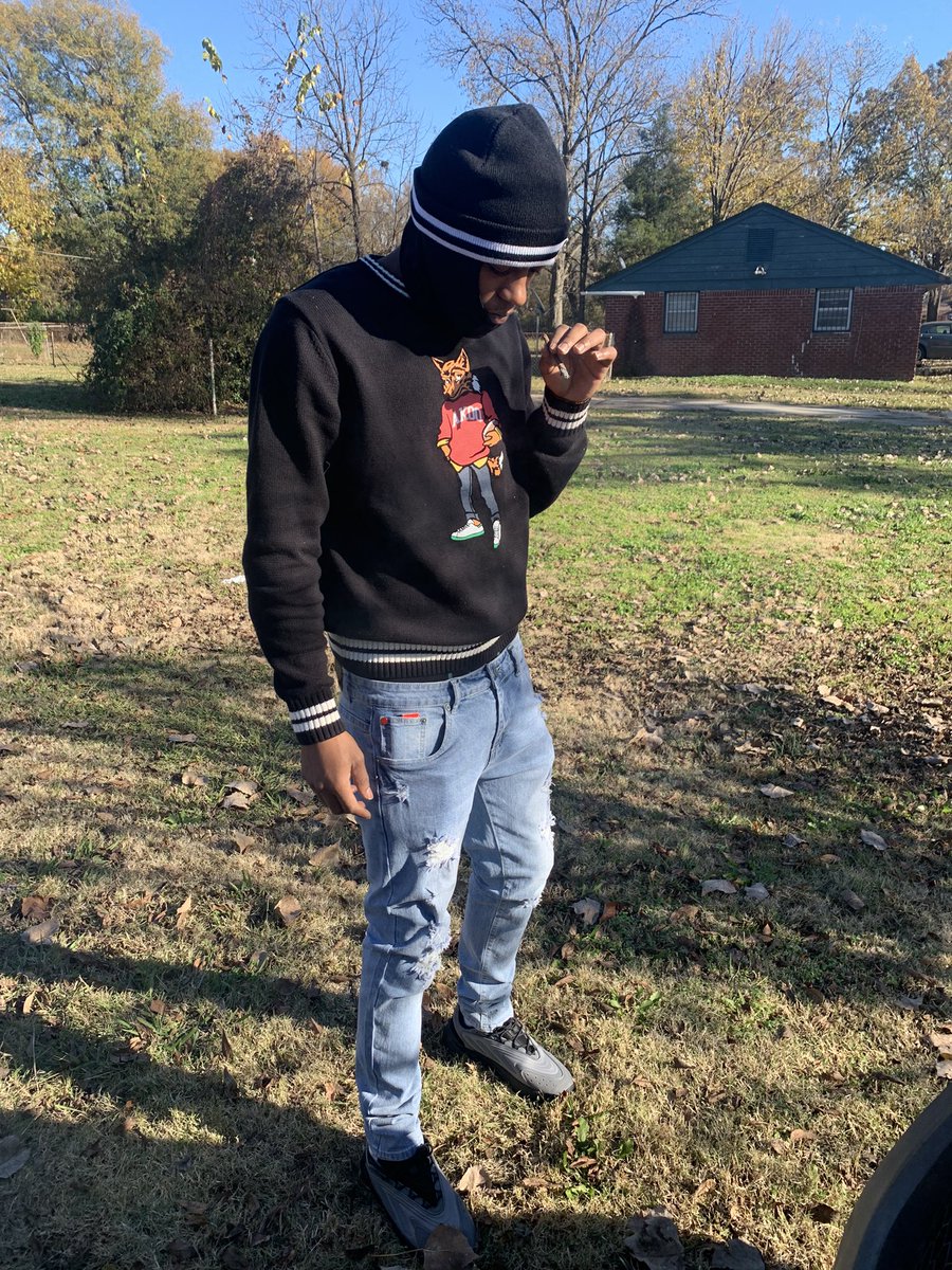 playboiistatus1's tweet photo. I hated the way I was living!..🤦🏾♂️I had to go get it!🦾…I had to get me some stripes!…👣🏚
#neverlovegangent💔
#VLATT🩸
#YungVillanLiving🏋🏾♂️ https://t.co/Il2dfwHZZ4