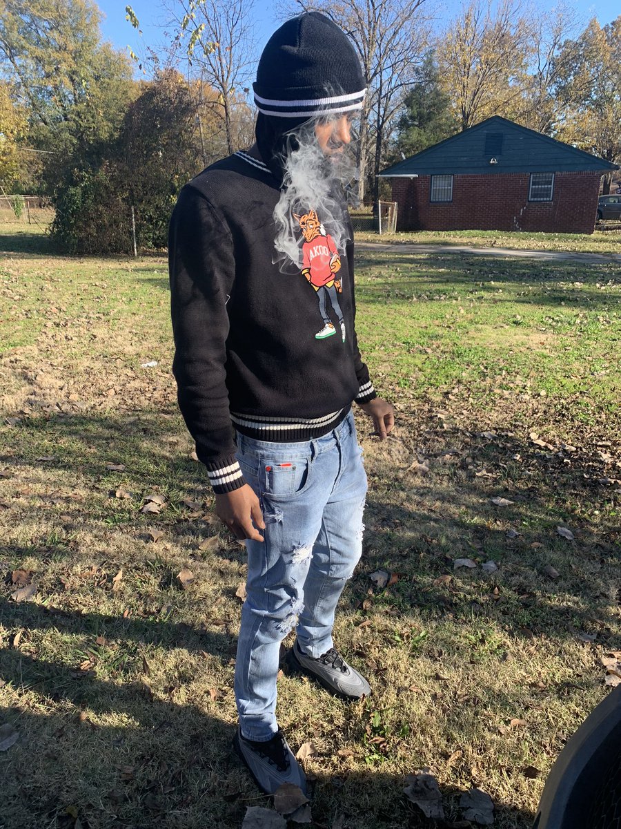 playboiistatus1's tweet photo. I hated the way I was living!..🤦🏾♂️I had to go get it!🦾…I had to get me some stripes!…👣🏚
#neverlovegangent💔
#VLATT🩸
#YungVillanLiving🏋🏾♂️ https://t.co/Il2dfwHZZ4