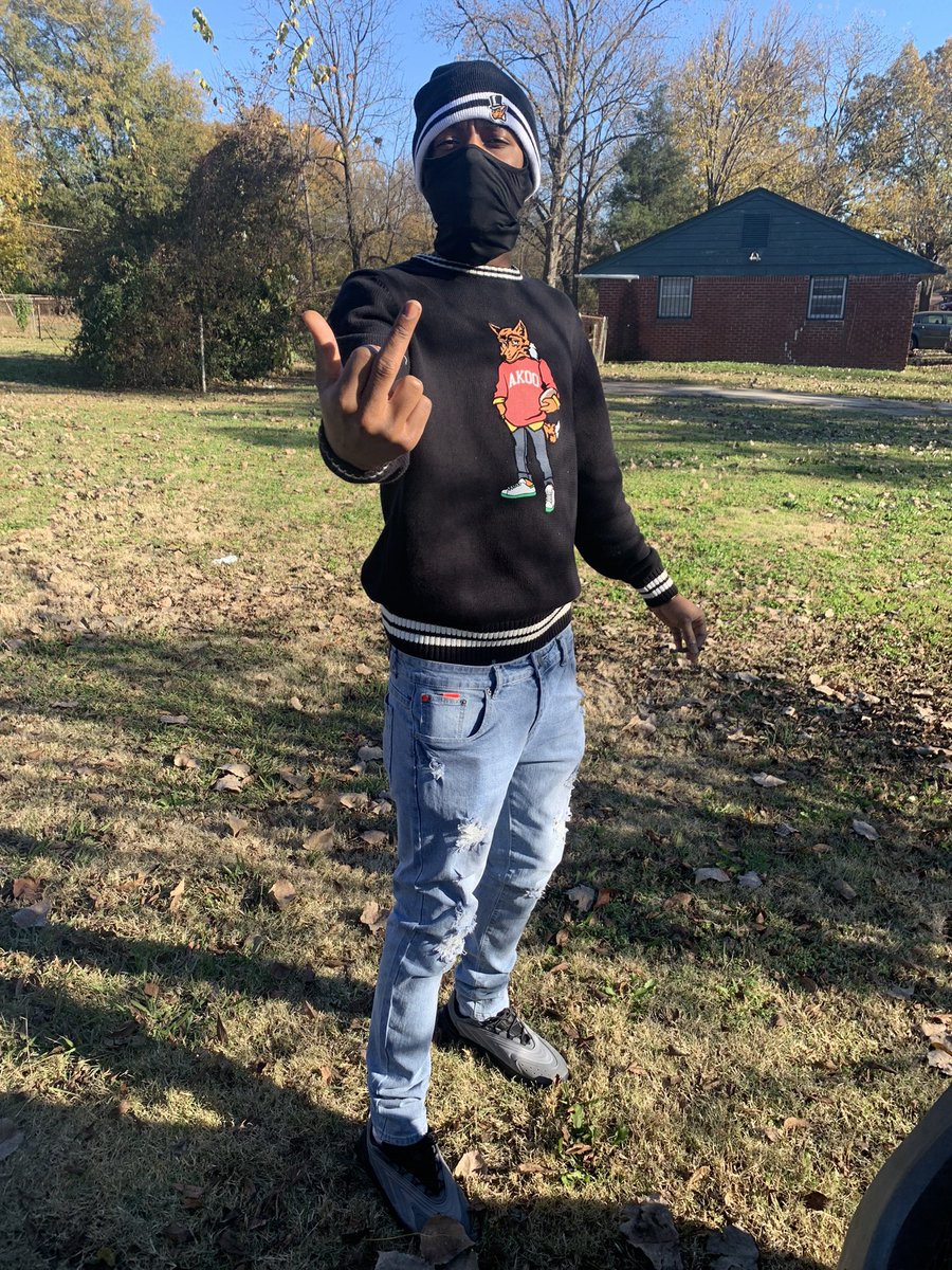 playboiistatus1's tweet photo. I hated the way I was living!..🤦🏾♂️I had to go get it!🦾…I had to get me some stripes!…👣🏚
#neverlovegangent💔
#VLATT🩸
#YungVillanLiving🏋🏾♂️ https://t.co/Il2dfwHZZ4