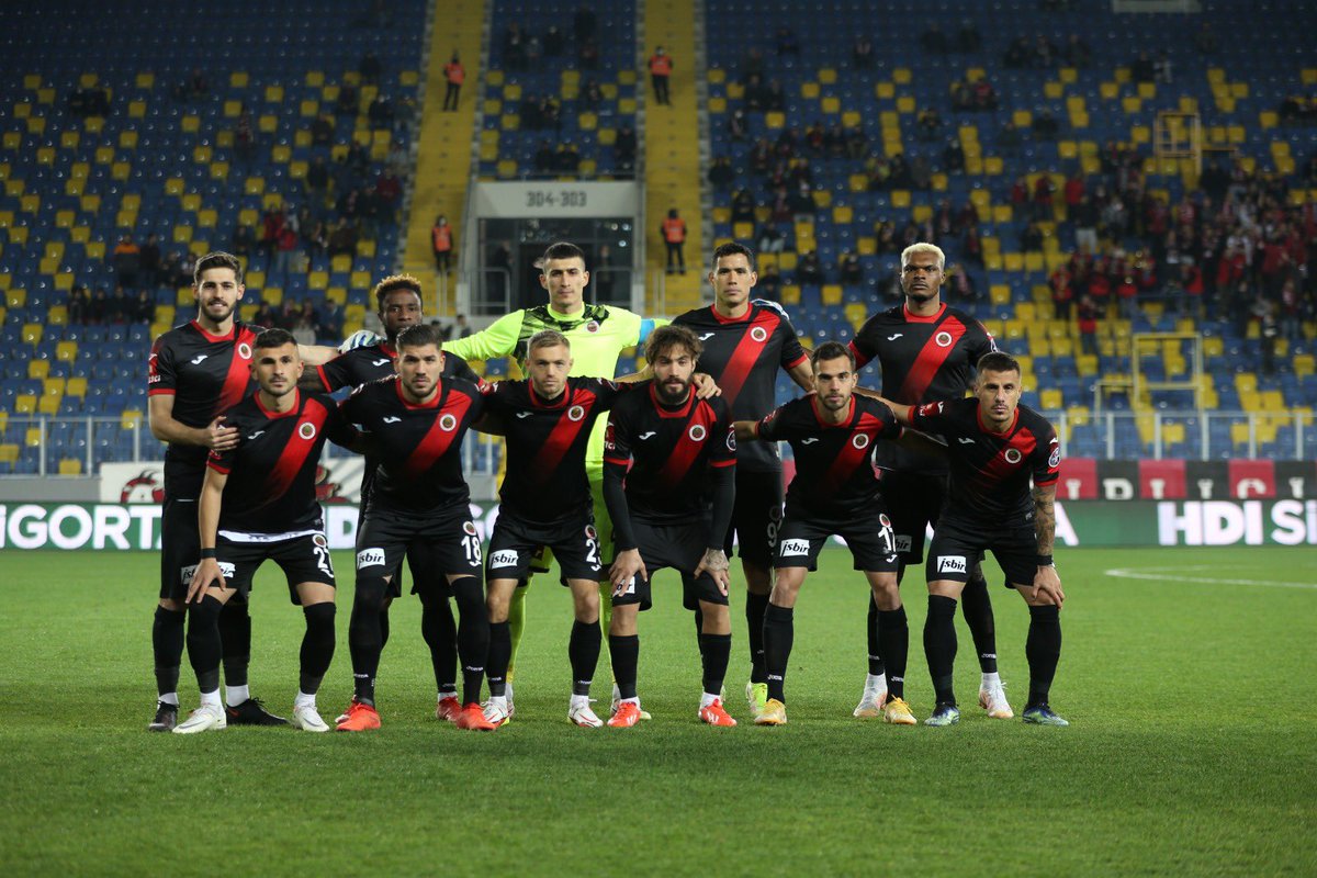 soylu_mehmet's tweet photo. Güzel bir galibiyet sonrası tüm camiamıza huzurlu ve mutlu bir hafta dileğiyle. Tebrikler takım @kirmizikara https://t.co/xjXGITtCEe