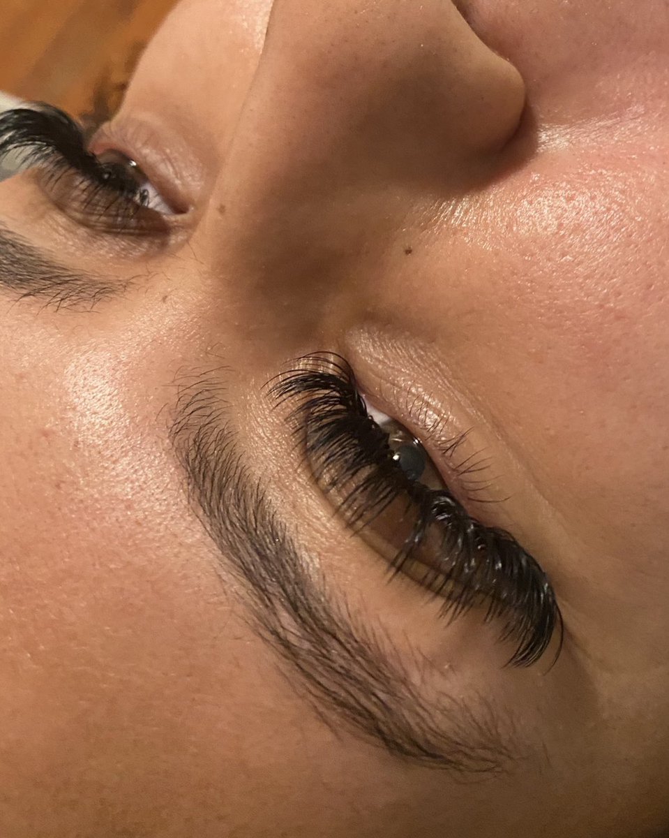MESSYMONEYMINKS's tweet photo. ✨DECEMBER BOOKING IS OPEN✨
•click the link in my bio•
@messymoneyminks 🧚♂️
PLEASE BE AWARE OF POLICY UPDATES AND PRICE CHANGES💕
#bostonlashes #bostonlashtech #lashextensions #lash #nyclashes #providencelashartist #rilashartist #lashtech #lashartist #bostonlashtechnician https://t.co/QwdOJwF6Pn