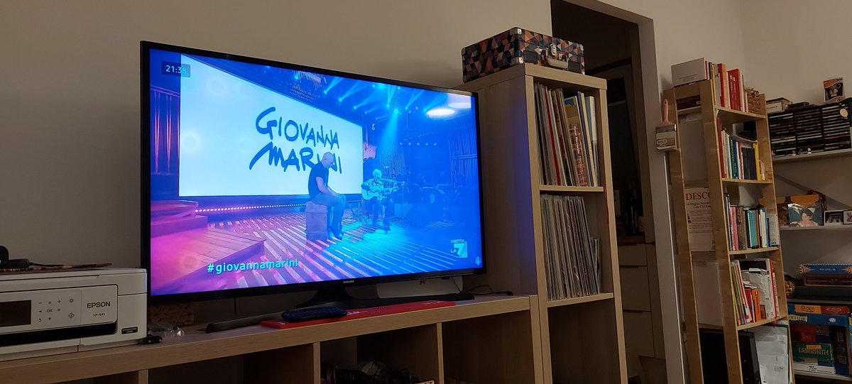 FabioContiCT's tweet photo. L'unica positiva di questo lockdown austriaco è che la ristorazione è chiusa e venerdì sera ritorno a vedere @welikeduel #propagandalive. 
Saluti da Salisburgo. #giovannamarini https://t.co/c7dfvliNC7