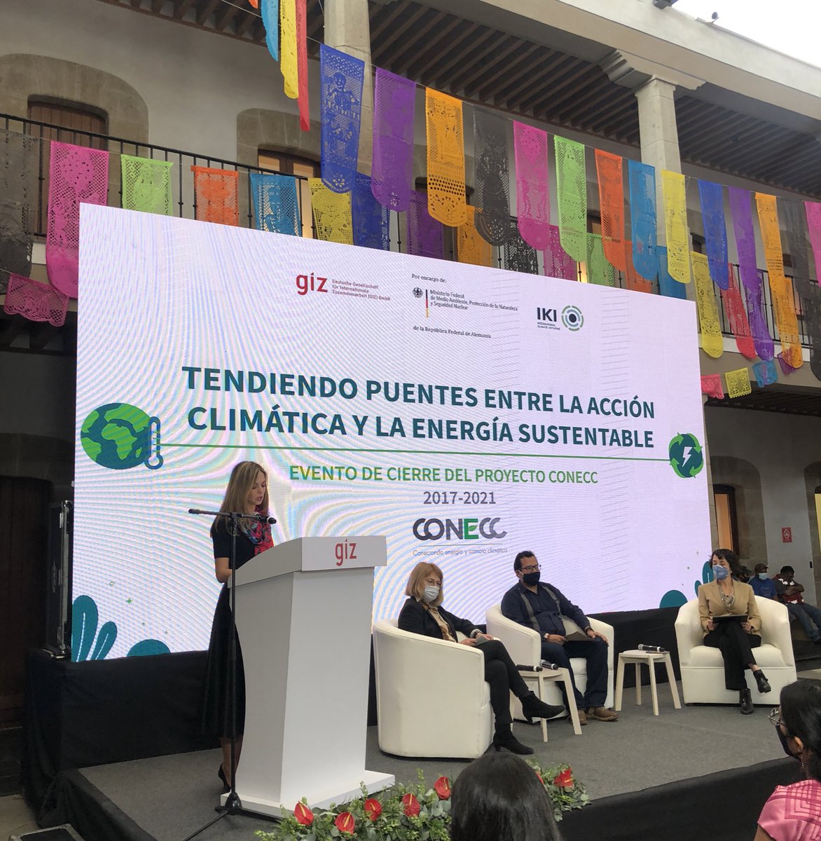 #EnVivo el evento “Tendiendo puentes entre la acción climática y energía sustentable” 🌎🌱

No te pierdas la transmisión del evento aquí ➡️ bit.ly/3DOA3Lw