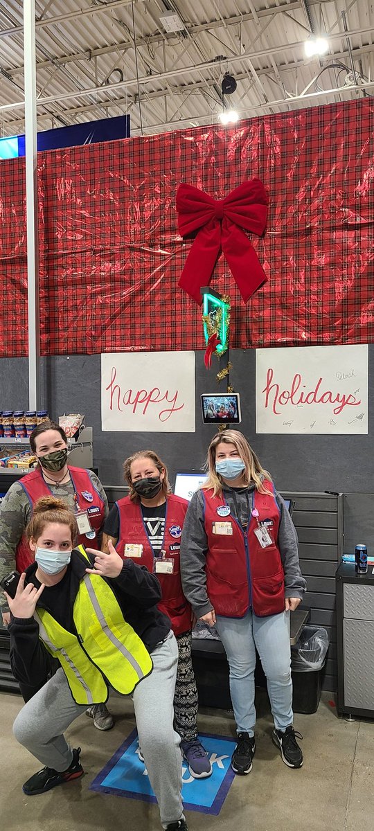 DanB599's tweet photo. Black Friday fun at 599!   Selling gift cards and Santa came for a visit with his UTV reindeer. @BlueBoxR1 @D899_RVA @BenitoKomadina #R1LowesBF https://t.co/7ABLMfryju