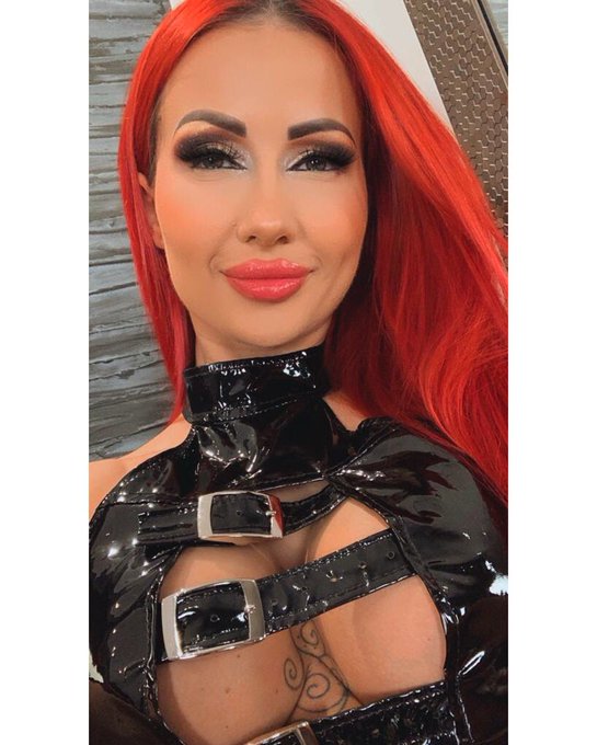 Rhea Anders’s pics and videos