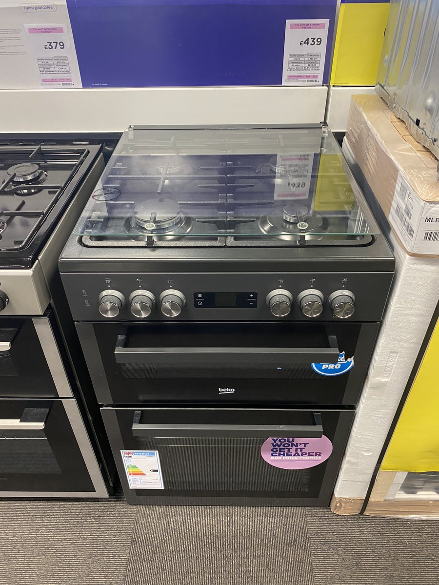 toddy1302's tweet photo. @currys can you explain why this oven was £439 then went up 2 weeks before Black Friday to £470 and is now down £429 claiming we are saving £41. But either way we thought we would buy it but it will only let us buy it if take out an expensive payment plan. #joke https://t.co/HRvHfMRTZx