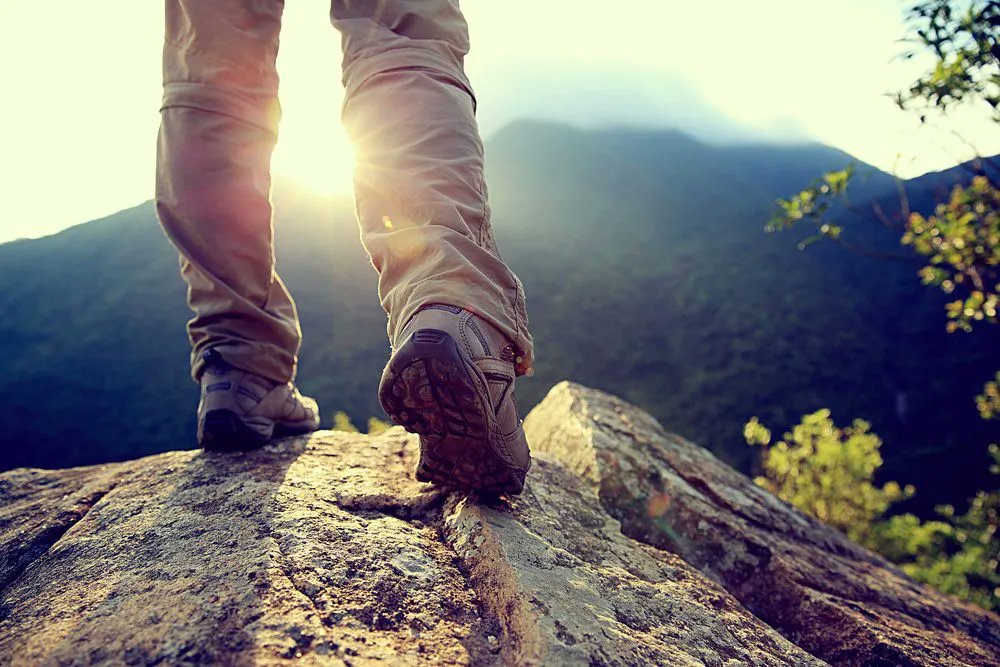 The right outdoor gear makes all the difference so get ideas for the hikers and outdoor lovers on your list from these 49 fantastic #giftideas  - The Globetrotting Teacher buff.ly/2WxvPTC #travel #cyberweekend