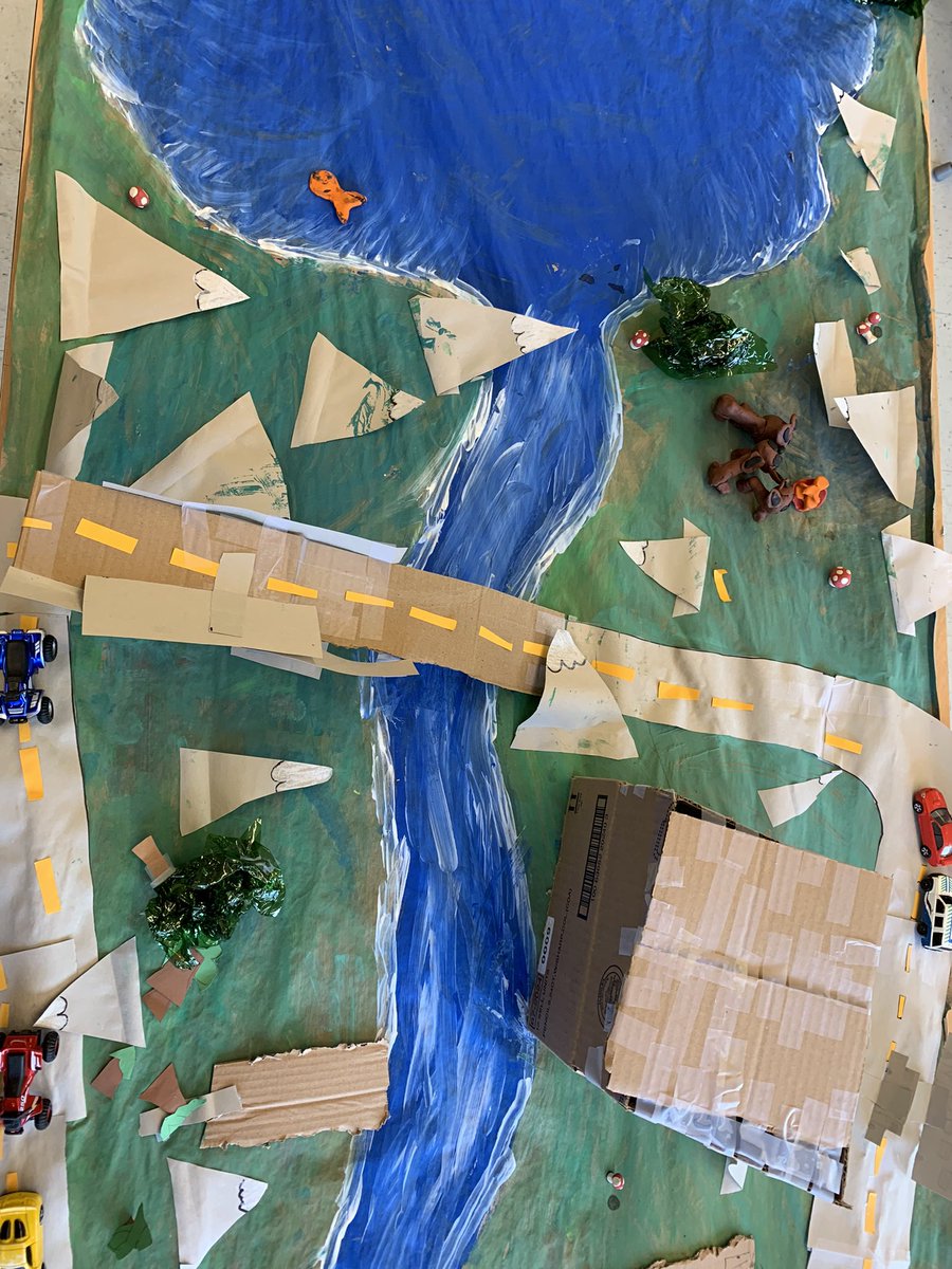 gilmoregriffins's tweet photo. Div 10/11 Ss collaborated to create the landscape of British Columbia. “Il y a un lac et une rivière.” “J’aime les montagnes parce-que j’ai jouer dans le neige.” #sd38learn #connectiontoplace https://t.co/Z6cONnPwCV