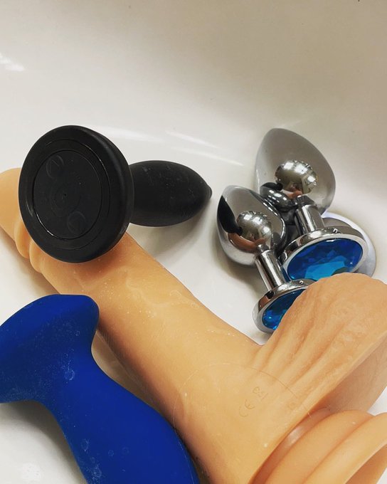 I had sooooo much fun last night. What&rsquo;s your favorite? See what I did with them on https://t.co/9XfRonu6vz<a href="/tag/sextoys"class="tags"><span>#sextoys</span></a><a href="/tag/pegging"class="tags"><span>#pegging</span></a><a href="/tag/buttplug"class="tags"><span>#buttplug</span></a><a href="/tag/dildos"class="tags"><span>#dildos</span></a><a href="/tag/vibrator"class="tags"><span>#vibrator</span></a>