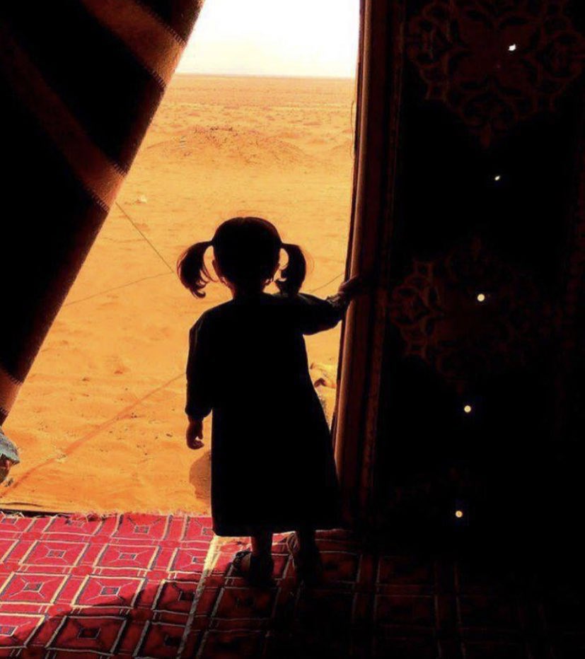 6660309's tweet photo. مالي ... ملاذ إلا الرموش المظلّه
في حسنها معراج طرفي ومسراه 

ياوجهك .. اللّي كل ماطّل .. طلّه
لبّيه واسم الله عليه و ماشاء الله 
ㅤ https://t.co/d2lYXLX3lk