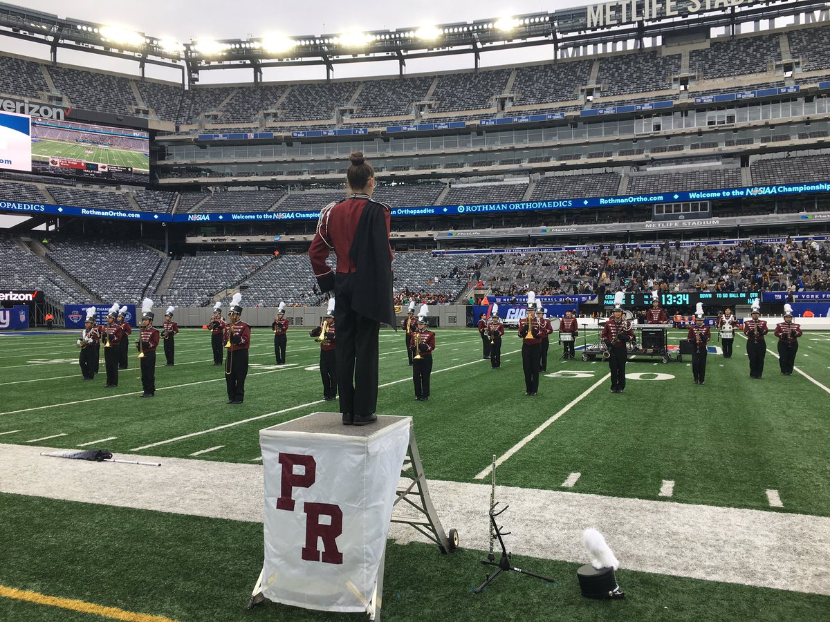 ParkRidgeSupt's tweet photo. Thank you for a great season! All of you brought so much excitement and school spirit to Owl Nation during the run to MetLife. Very proud of our students, athletes and coaches! https://t.co/eUajRObGG9