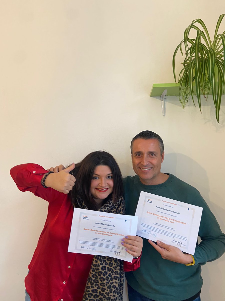 ErasmusMerida's tweet photo. Nuestra aventura ha llegado a su fin. Os contamos cómo ha sido el último
día de formación en nuestro blog https://t.co/yu463ekoJV 
 ¡Síguenos! 
#Adelante #Sepie #AbriendoNuestrasMentesAEuropa 
#ErasmusPlus #EnjoyAndLearn 
#ErasmusPlusJosefinasMérida 
#Praga #Gamification https://t.co/LP9i6WmtCB