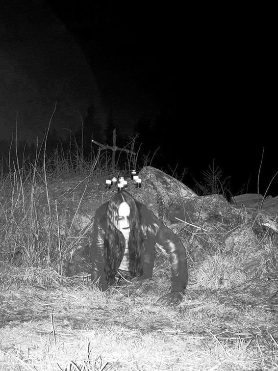 VS-Webzine tweet media