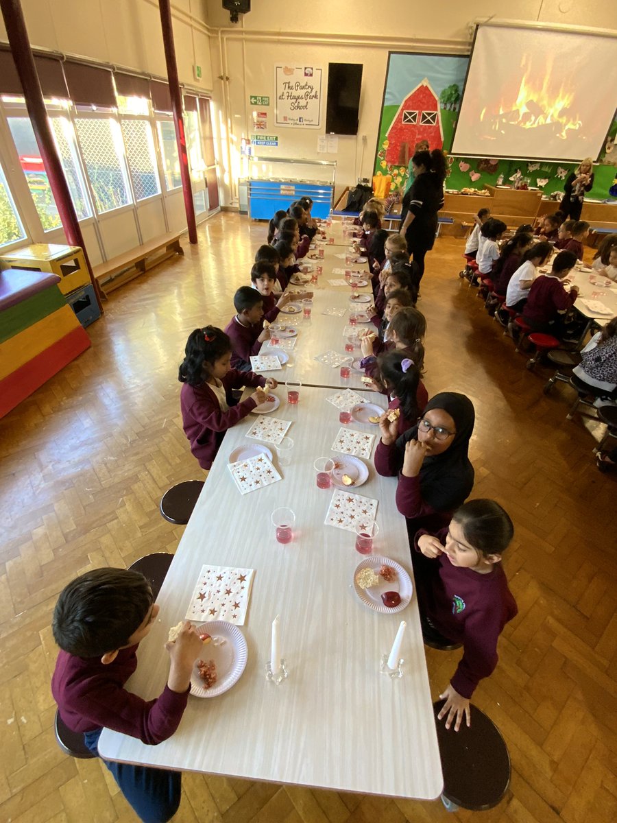 ThakerMiss's tweet photo. This week, Year 1 had a Shabbat meal as part of their Judaism topic in RE. The children had a wonderful time trying the different foods and understanding their significance! Shabbat Shalom! ✡ @hayesparkschool @HPS_yr1 #RE #Judaism #Shabbat #RoshHashanah #YomKippur #discoveryre https://t.co/dHc2FItVFb