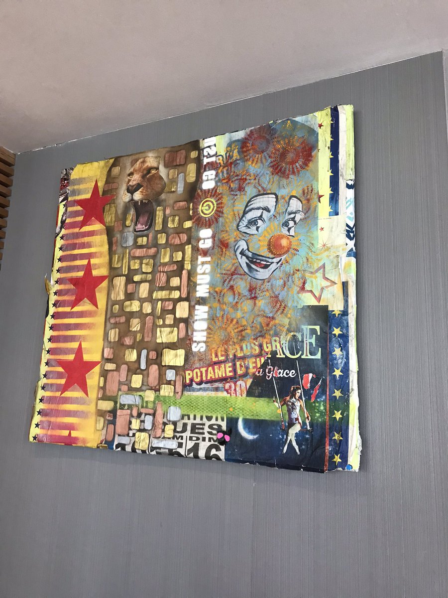 Sand0831's tweet photo. 1 ère exposition avec mon Ami et Artiste … @christophe_hubert_31 MERCI à lui de l’avoir proposé à notre proviseur pour nous permettre d’exposer dans notre restaurant d’application.
Un énorme MERCI à notre chef pour mettre en avant l’art.
Une passion pour penser autrement https://t.co/QhHxfCJkfY