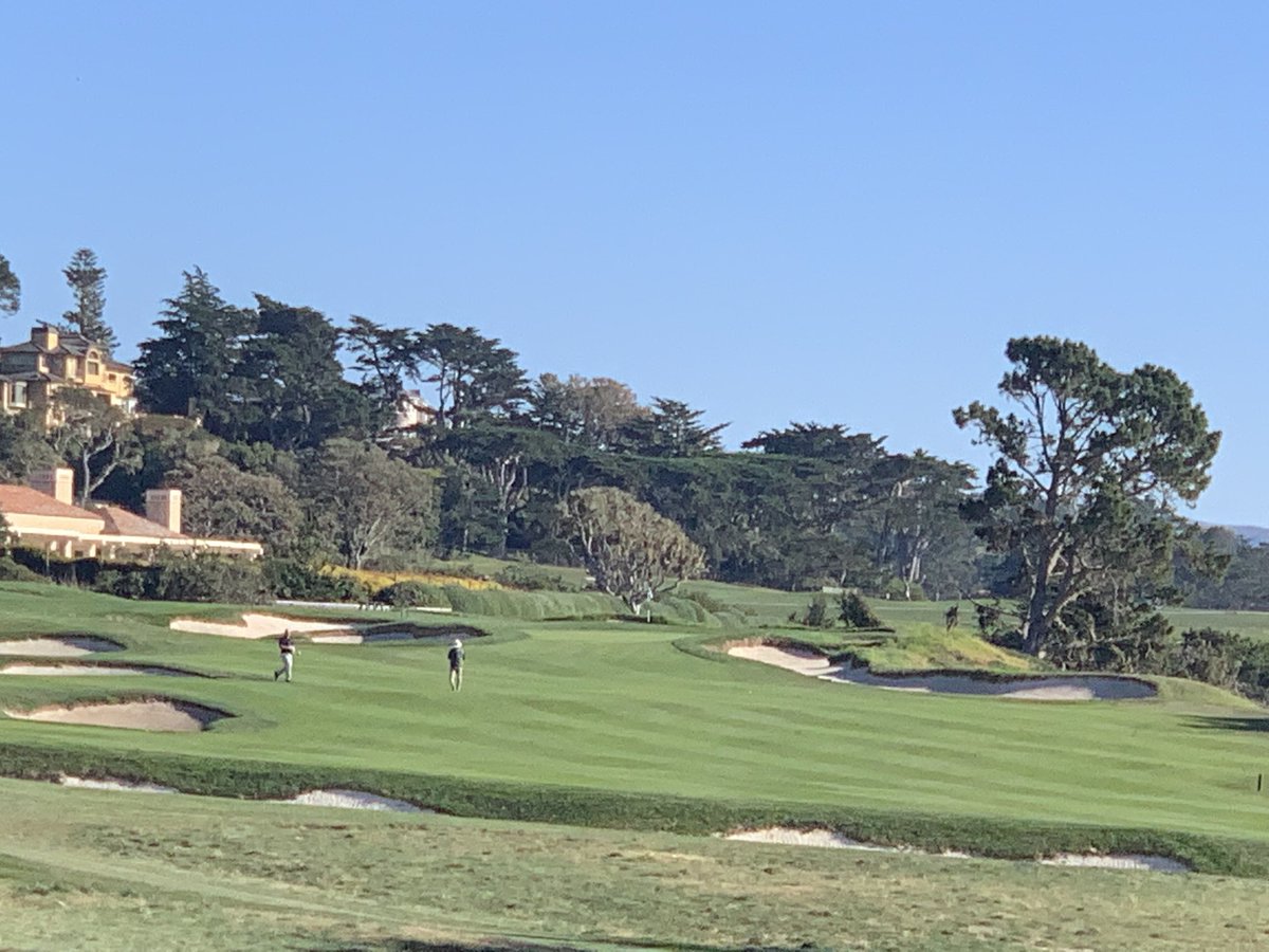 bobbythebookie's tweet photo. Now the fun begins
#pebblebeach
#4tee
#parbirdiebogey
#golfiscool https://t.co/Bji401I6ad