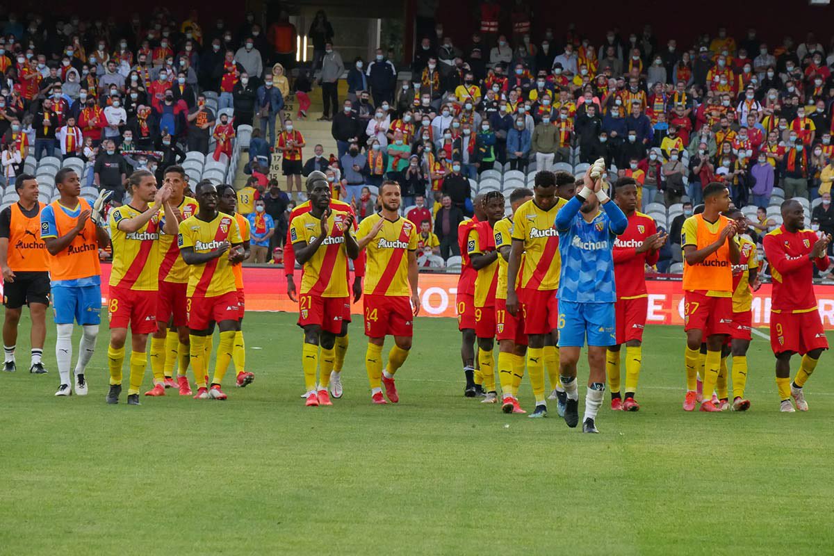 LeSaVduFoot's tweet image. @RCLens et @AngersSCO se séparent sur un score de 2-2 . Le jeu proposé par les Nordistes a encore été d’un haut niveau 
&amp;gt; Le Rc Lens est-elle actuellement l’équipe qui propose le meilleur jeu de @Ligue1UberEats ?

#lensAngers #Ligue1UberEats