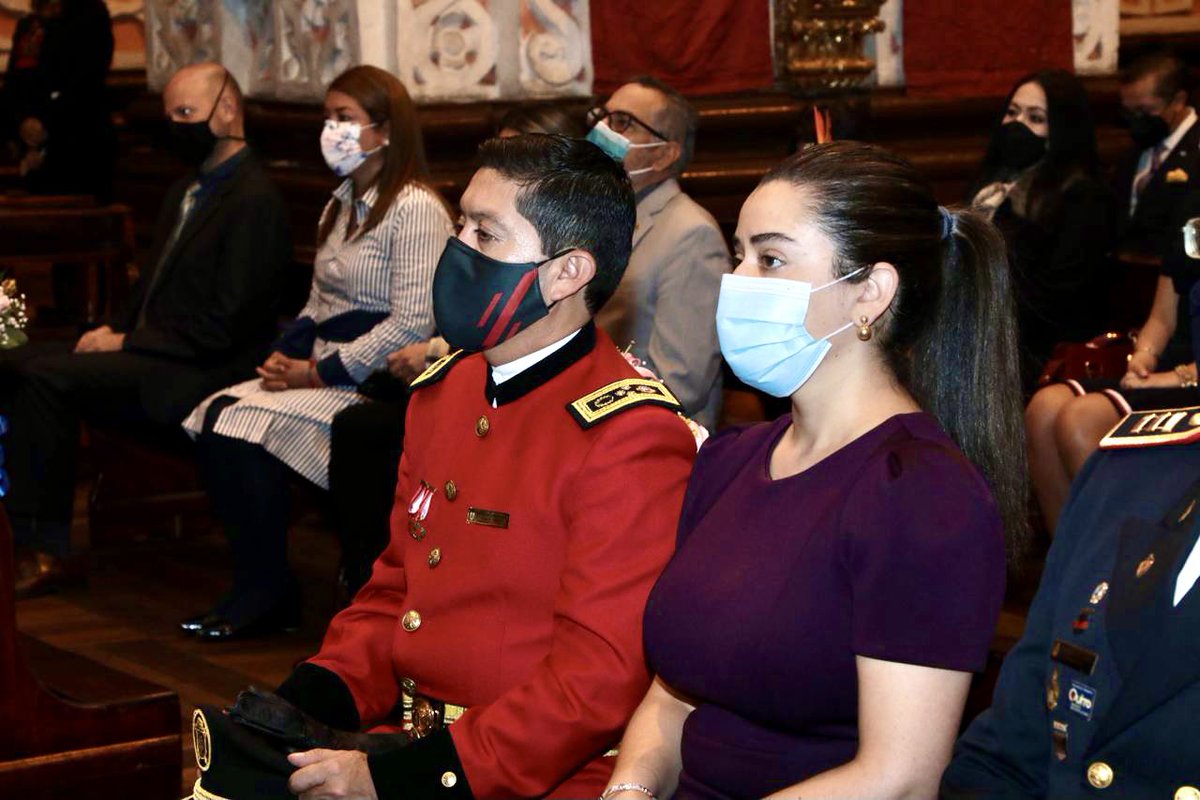 ECardenasVarela's tweet photo. Participamos del embanderamiento de la ciudad y la ceremonia del Te Deum en conmemoración a los 487 años de fundación de San Francisco de Quito.

¡Unidos celebramos y damos gracias por un aniversario más de nuestra querida capital!

#BomberosQuito
#VivaQuito2021 https://t.co/RyisfDfMoY