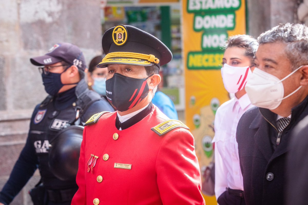 ECardenasVarela's tweet photo. Participamos del embanderamiento de la ciudad y la ceremonia del Te Deum en conmemoración a los 487 años de fundación de San Francisco de Quito.

¡Unidos celebramos y damos gracias por un aniversario más de nuestra querida capital!

#BomberosQuito
#VivaQuito2021 https://t.co/RyisfDfMoY