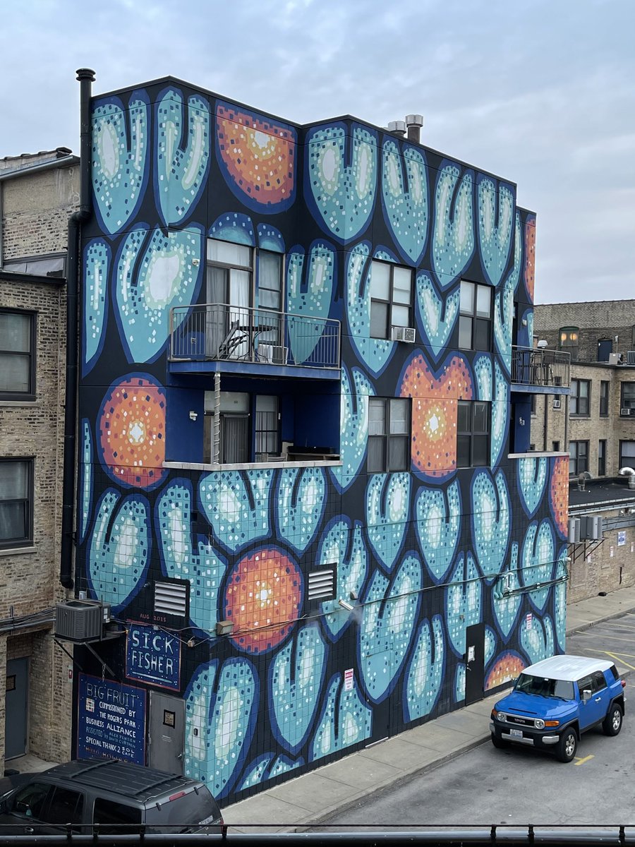 MKraidy's tweet photo. ‘Big Fruit,’ Rogers Park. #ChicagoMurals https://t.co/4TKCf0HdVH
