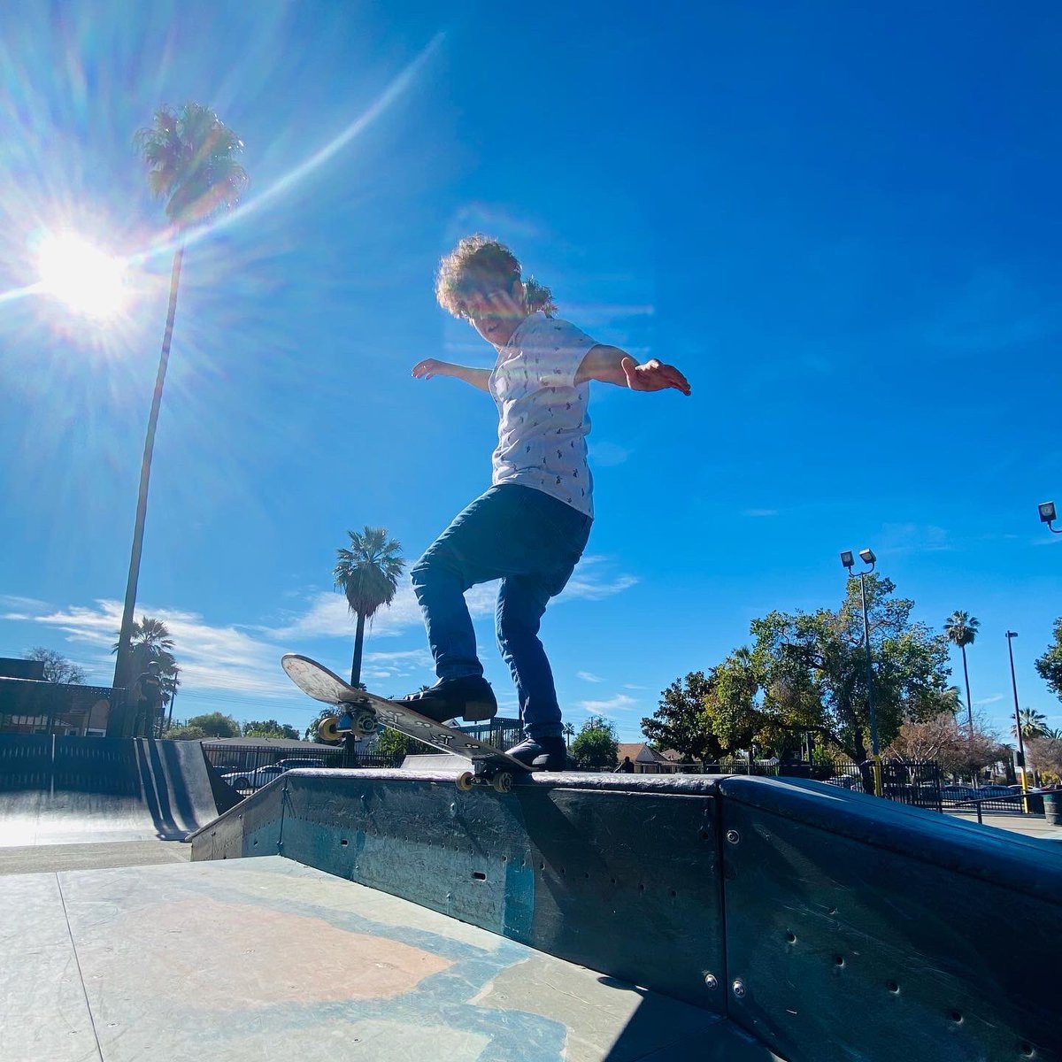 soyrobert0's tweet photo. Remember, not everything online is real.

Recuerda, no todo lo que ves en línea es real. 

#skateboard https://t.co/IxDoSvUi1Q