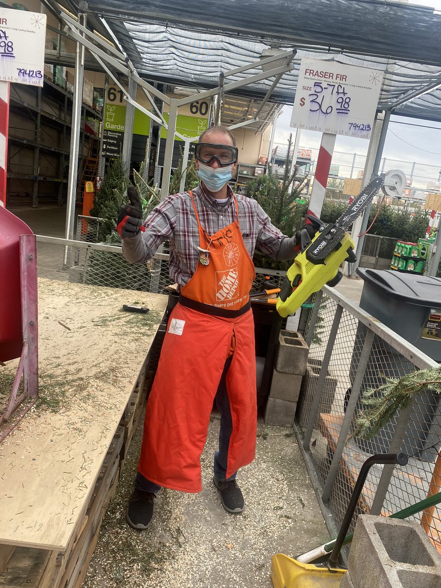 Chris ready to cut some trees today!!! 😄🌲 #HappyBlackFriday <a href="/THDKevinL/">Kevin Lu</a> <a href="/CullinRaetzel/">Cullin Raetzel</a> <a href="/Jhans818/">Jonathan Barrera</a> <a href="/Pearland6543HD/">PEARLAND HOME DEPOT 6543</a>