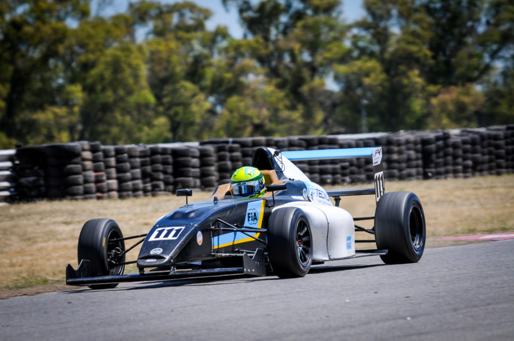 MVPrensa's tweet photo. #F4Argentina Ayrton Chorne, debut y continuidad 
 https://t.co/PoCjPJnteG

@F4Argentina 
@AyrtonChorne https://t.co/33RA7ls9PO