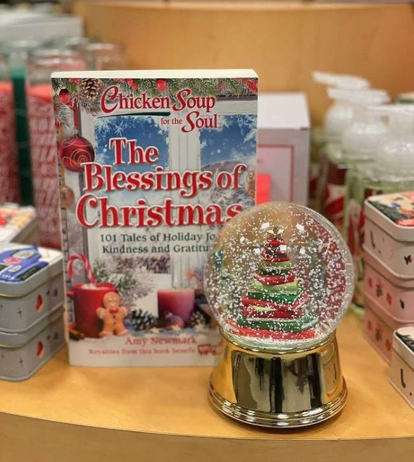 ChickenSoupSoul's tweet image. You can now officially get into the spirit of Christmas! Chicken Soup for the Soul: The Blessings of Christmas is available now. bit.ly/3kNrIzr 

📷 bnnewhartford on Instagram