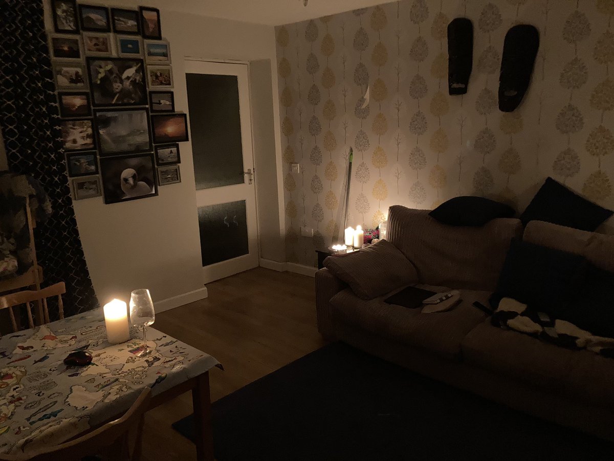 Power cut in Tayport thanks to #StormArwen. Board games by candle light it is 😍 <a href="/a_pirate_ritual/">Petri Rautiala</a>