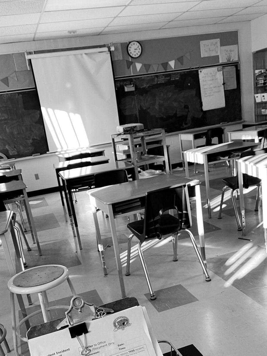 MsAlabbas_'s tweet photo. Officially survived my first week in 7/8P!

The students are slowly warming up to me now. They call me “Ms” instead of “bro”. 

Let’s see what the next few weeks bring us 👀👀👀

#Teaching #SplitClass #Intermediate https://t.co/FfVBs0cIyu