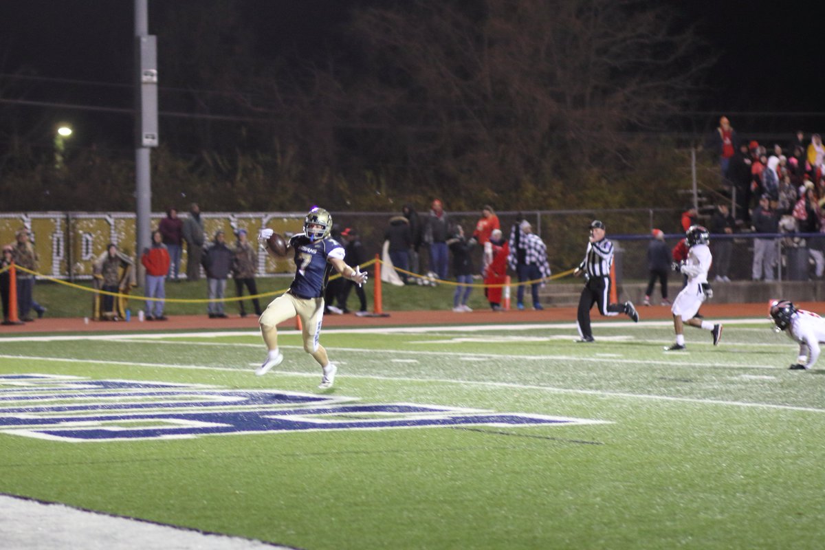 northpointdad's tweet photo. @NationHolt @HoltFB @HoltADOffice @HoltPrincipal @NP_Grizzlies_AD Congrats to Holt Football!!!! https://t.co/yv3xYFdRo6