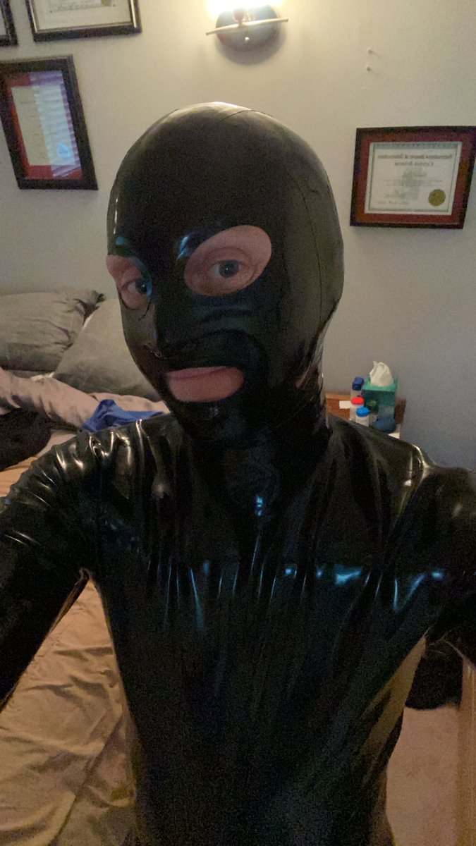 paddedgoalie's tweet photo. Been a bit since I’ve had some latex on #rubberboy #rubberdrone #gimpmode #rubbergimp https://t.co/rBaw9Zwf5T