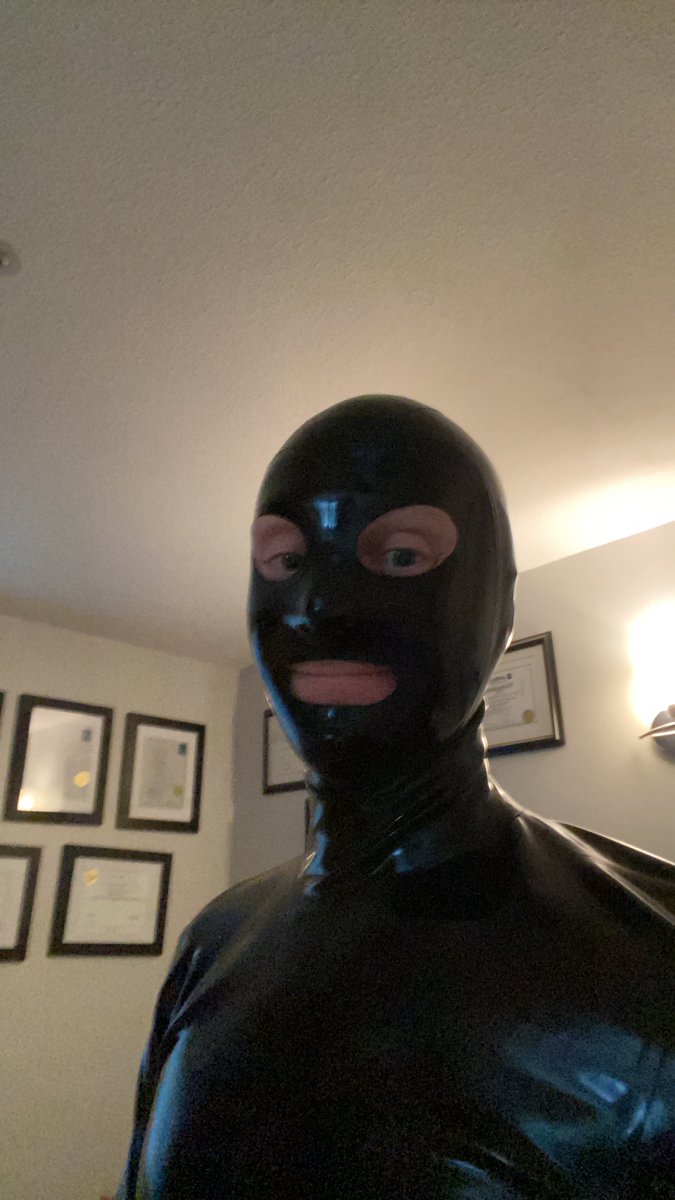paddedgoalie's tweet photo. Been a bit since I’ve had some latex on #rubberboy #rubberdrone #gimpmode #rubbergimp https://t.co/rBaw9Zwf5T
