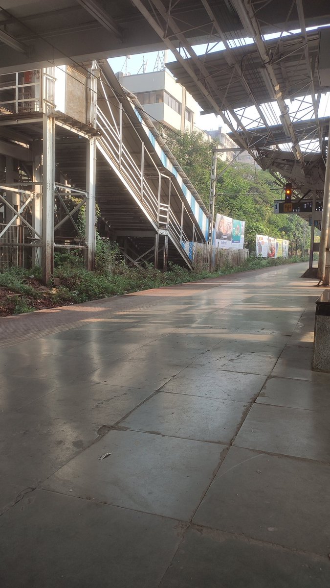 hash62's tweet image. #LocalTrain travel after 20 months 😀 #BombayLocal