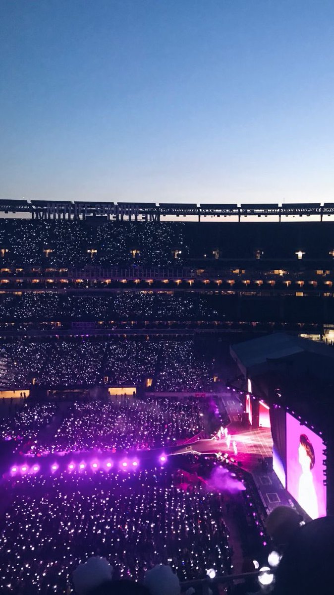 __CatMiN__'s tweet photo. "Seguiremos haciendo conciertos hasta que todo ARMY del mundo pueda asistir a uno"

- Kim Taehyung https://t.co/B9Aj6cMJ3C