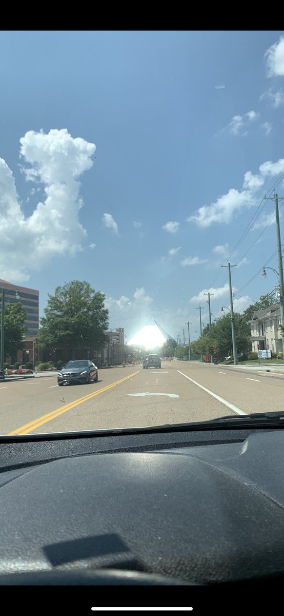 _condingo's tweet photo. 1 whole year in Memphis <3 https://t.co/c00KnDAmJC