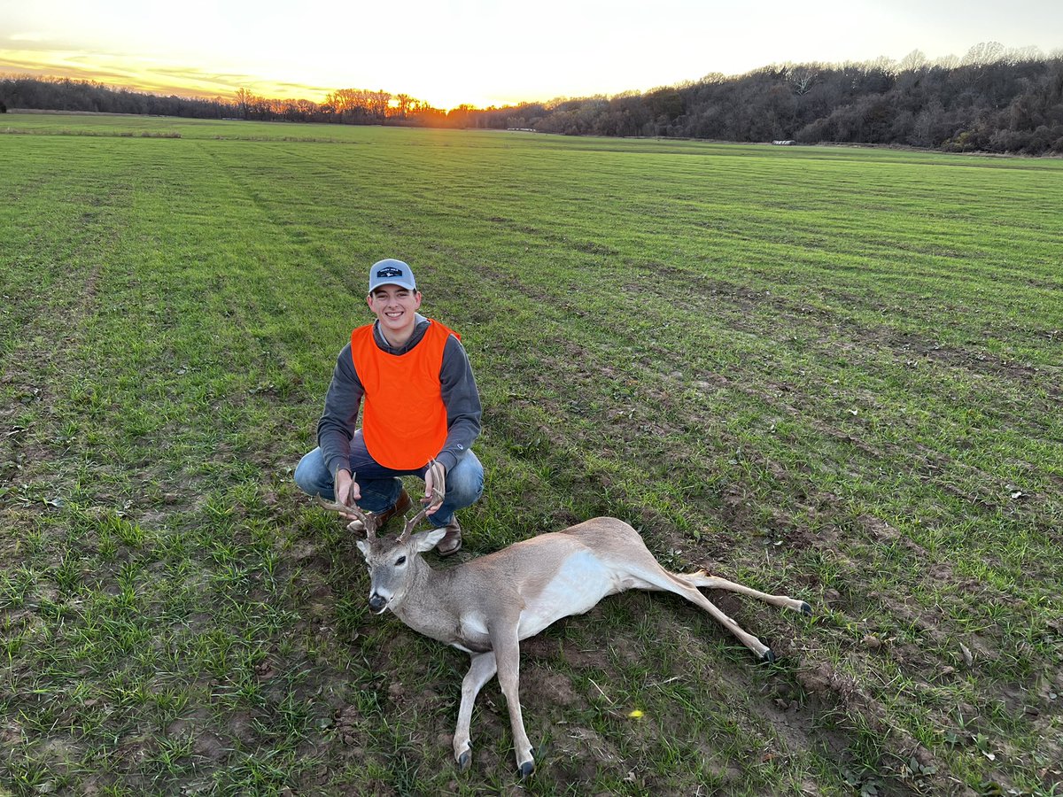 Shot my first buck today!!  Super thankful!
