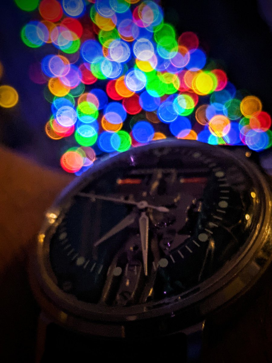 time_norman's tweet photo. Spaceview and Christmas lights!
Its Review:
https://t.co/MwhWaxLzEO
#killingtimewithnorman
#bullova #accutron #spaceview #vintagewatches
#watches #wristwatch #wristwatches #watchesofinsta #watchfam #youtube #wristporn #watchbox https://t.co/1hTPoYU2qv
