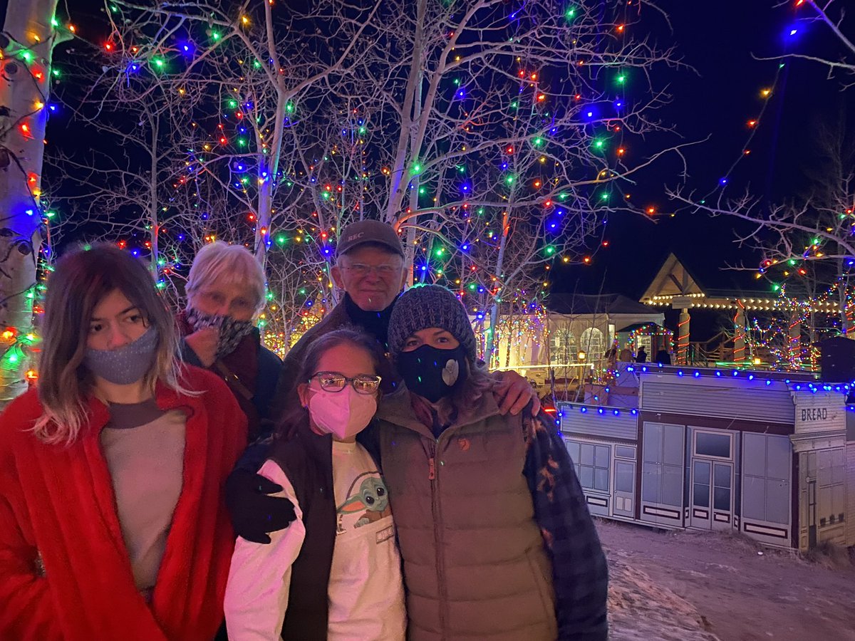 janekleeb's tweet photo. Never ever too old for the Santa Train 🚂 #GeorgetownLoop https://t.co/wBMeljApbf