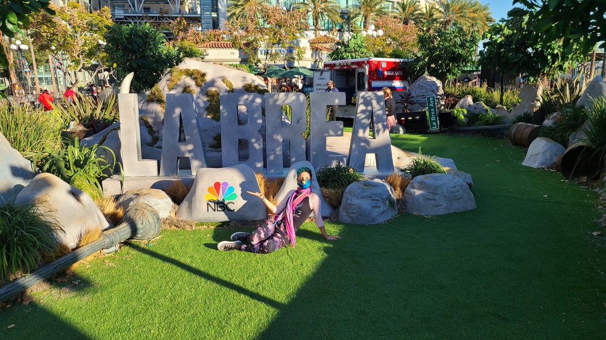 FAN_VERSATION's tweet photo. We survived the #LaBreaNBC #DownBelow sinkhole! Fun photo spots and giveaways (while supplies last) 🤩 They also have a water filling station. You can check out the #LaBrea experience near #TinFish Saturday 9a-6p and Sunday 9a-4p at #CCSE21! #CCSE #ComicCon https://t.co/AITrZz69LP