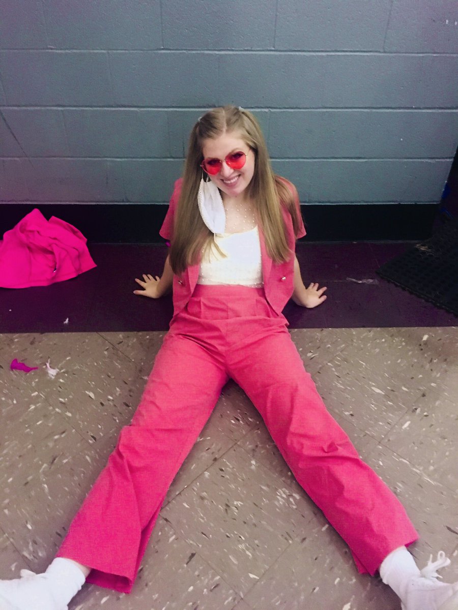 HannahGrace739's tweet photo. (the gram saw it first)
We miss you already, Harry💗 #LoveOnTourLittleRock #LoveOnTour2021 https://t.co/NoXuhH35mE