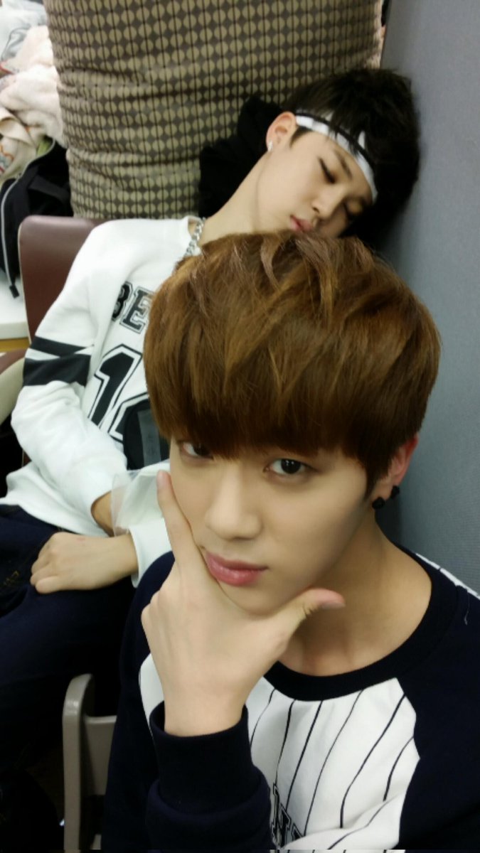 BTSTARS_twt's tweet photo. Un Ley mimido vale por dos así que por eso decidí traerlo conmigo al #𝗘𝗗𝗘𝗟𝗜𝗡𝗘𝔻𝔹 para que con el baile y el canto de nuestra novia todo el cansancio pudiera irse. We #𝐋ove𝐑oller妖精𝐂oaster a lot, g—luck baby! 

˒ ⌗ ¡ ¡ : 🎼 𝖤𝖬𝖮 𝗞𝗜𝗗𝗗𝗢𝗭 ⋅ #𝕊OLEIL! 🗯 https://t.co/ITmN6IVPOM