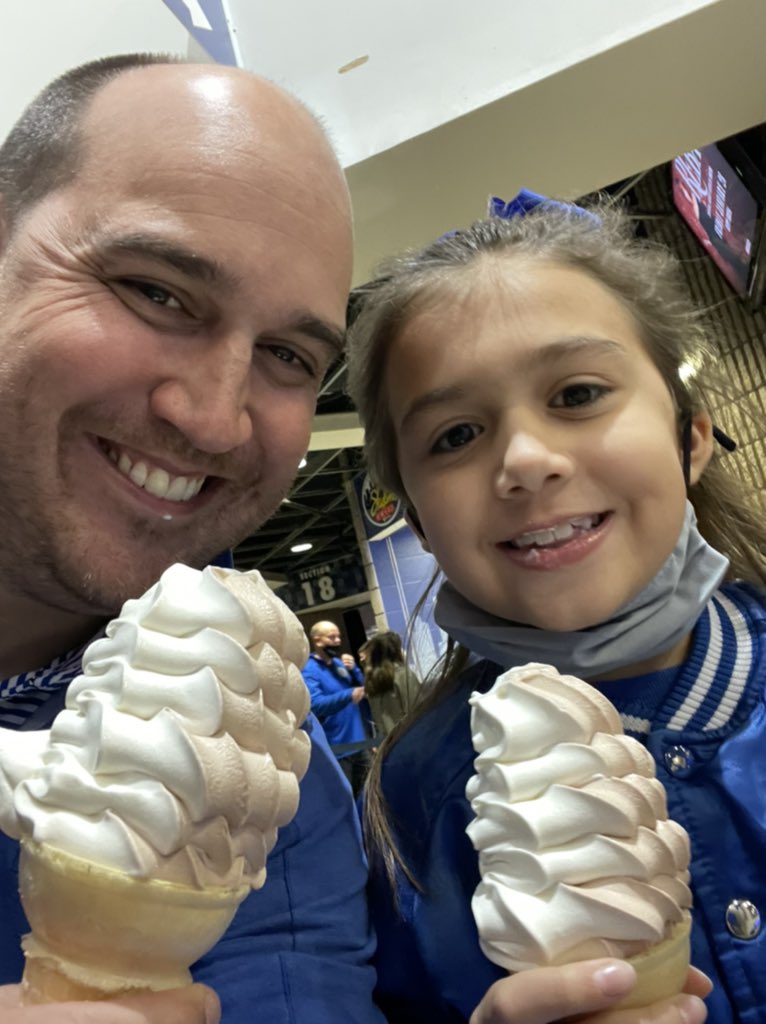 CM_Hawb's tweet photo. GO CATS! #WeAreUK https://t.co/EnEJNaNzbq