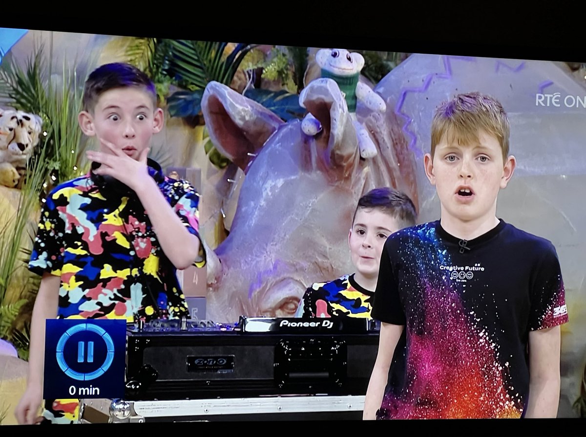 UnicornDigitalM's tweet photo. When you realize you left the immersion on 😂💯 #latelatetoyshow #legend https://t.co/VDyw20Vfqy