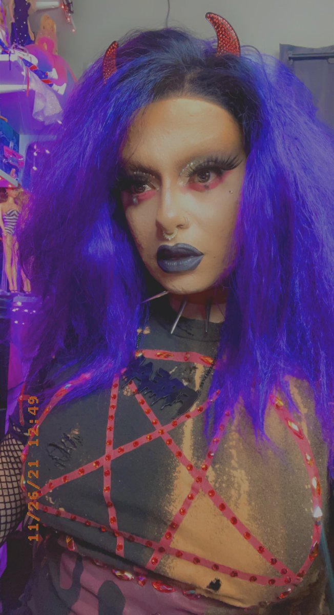 BlackRoseQveen's tweet photo. Whhhaaatttt???? @UnknownDragQ are coming back December 6th??? And we just finished filming???? https://t.co/2qAc8XzzgE