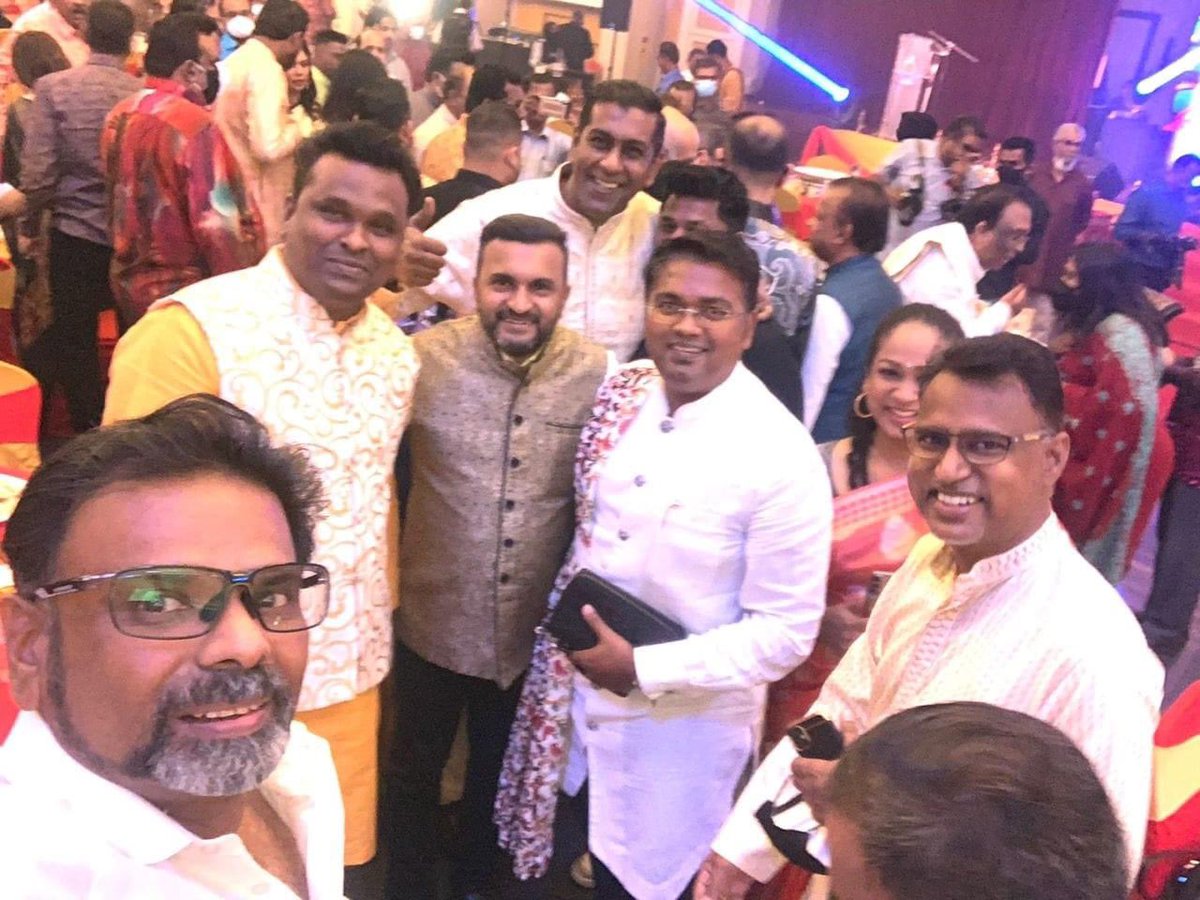 Balamur70675582's tweet photo. Business #Networking session &amp; #Deepavali ( நம்ம வீட்டு தீபாவளி ) dinner with #Klsicci #Chambers #Kl #Selangor #SME #SBalamurugan Balanissan SBalamurugan https://t.co/NuUmeU2u1I