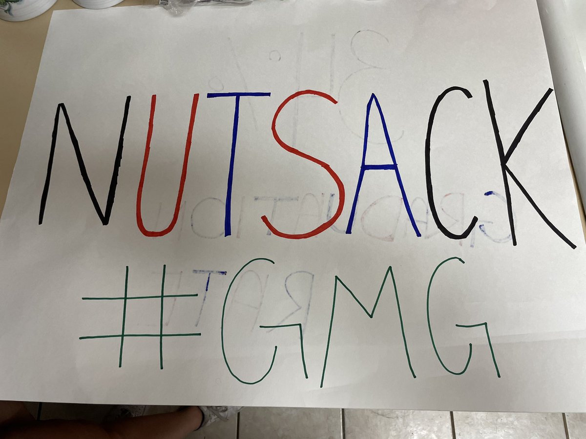 baileyhubble_'s tweet photo. Just in case the rain ruins our sign tomorrow… #utsahateweek https://t.co/0GEh5fI1V6