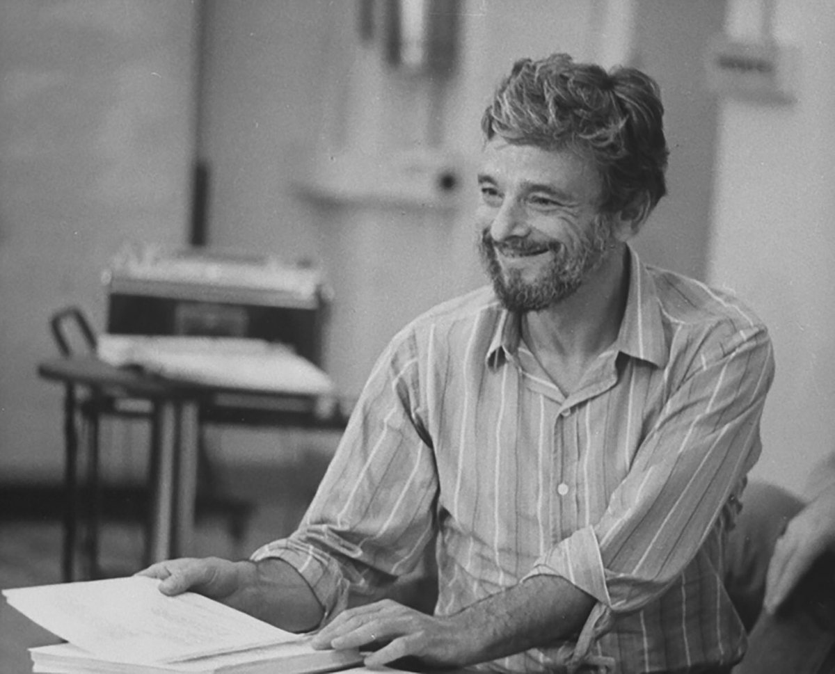 Look, He Made A Hat.
Where There Never Was A Hat. 

#StephenSondheim 💔