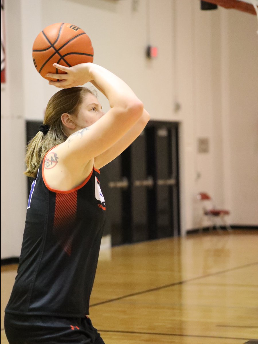 UTAMavsWBB's tweet photo. Woke up in Vegas. 

#TwoFeetIn // #MavUp https://t.co/FE60samf3H
