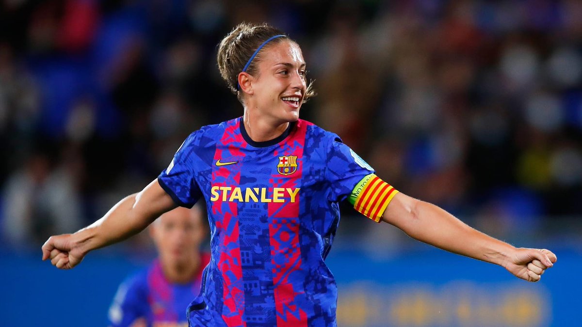 PEDROLUSARIAS1's tweet photo. ALEXIA PUTELLAS, MEJOR JUGADORA MUNDIAL IFFHS 2021. LA CENTROCAMPISTA DEL FC BARCELONA Y DE LA SELECCIÓN ESPAÑOLA DE FÚTBOL FEMENINO, CONSIGUE ÉSTE PRECIADO GALARDÓN, SEGUIDA DE SAMANTHA KERR Y SAMANTHA MEWIS. https://t.co/qgQEVCo3Zh